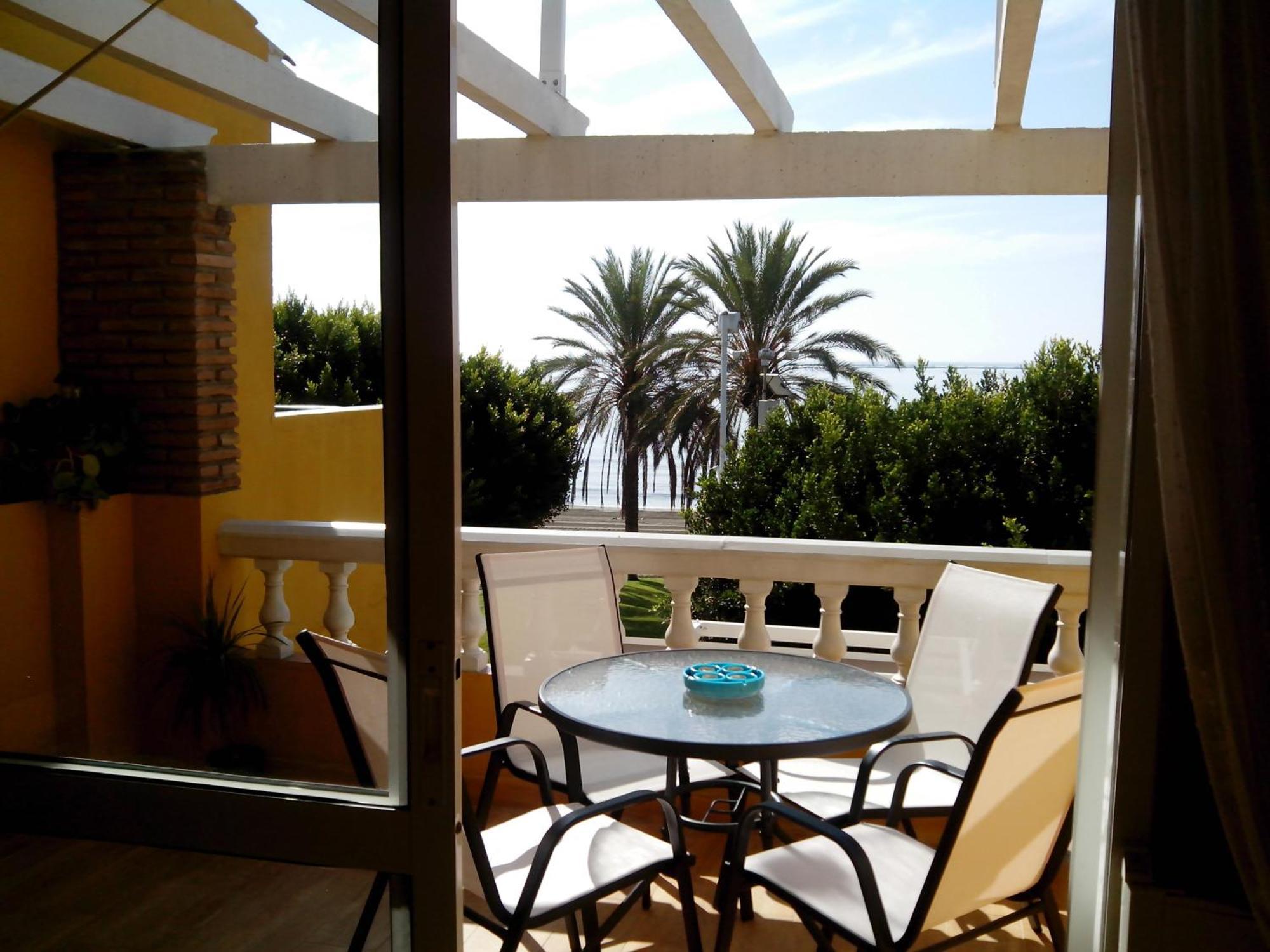 Aunt Antonia Beach House Malaga Exterior photo
